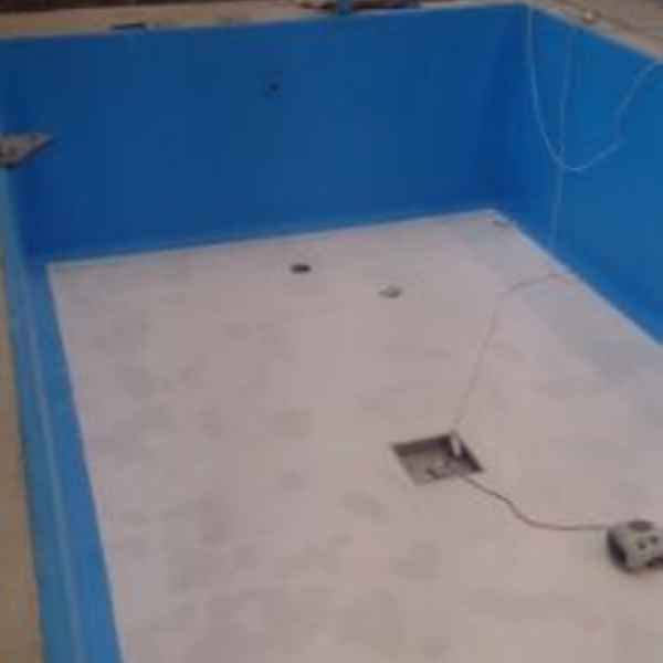 монтаж пленки бассейна