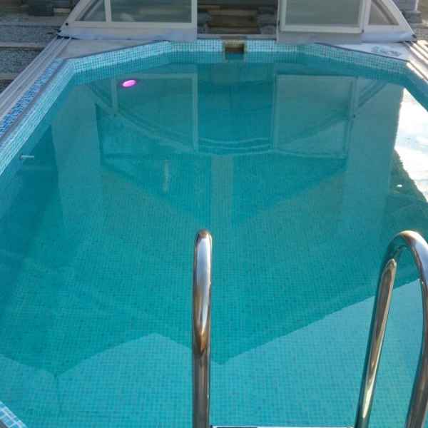 бассейн с павильоном