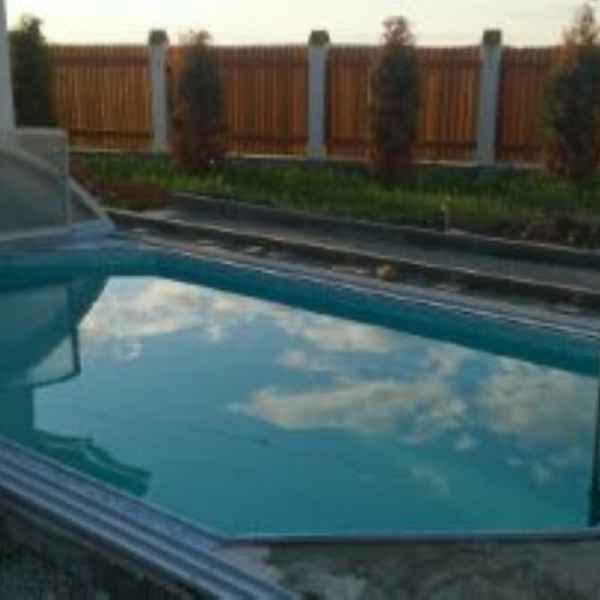 бассейн с павильоном